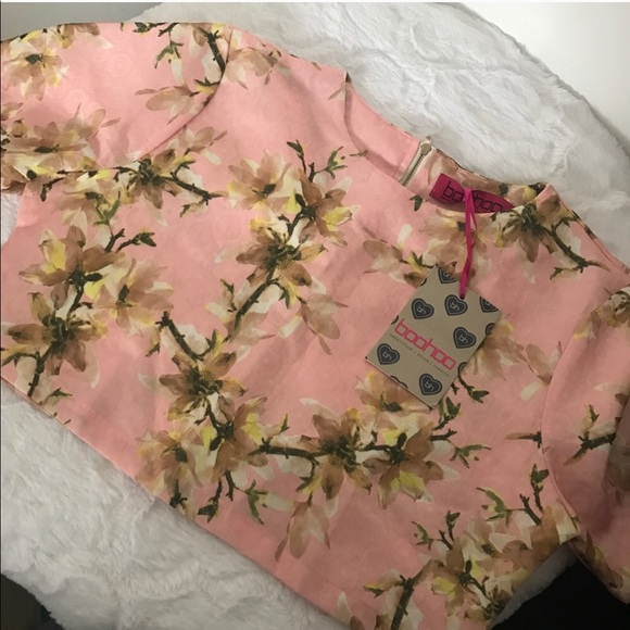 Pink Flower crop top - Picture 2 of 8